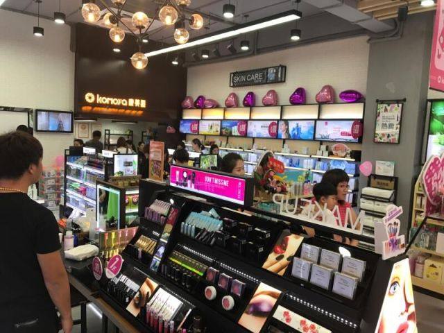 開業不滿三月顧客盈門 解碼化妝品零售的O2O變革之道